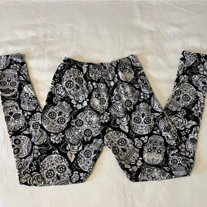 Black and White Skull Print Leggings